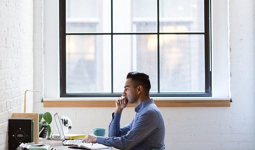 laptop-computer-man